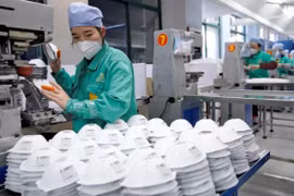 Các nước lo ngại sự phụ thuộc vào đồ bảo hộ của Trung Quốc