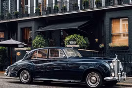 Hãng Lunaz biến xe cổ Rolls-Royce thành xe điện