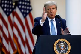Trump công bố 3 giai đoạn mở cửa nền kinh tế Mỹ, chế ngự Covid-19