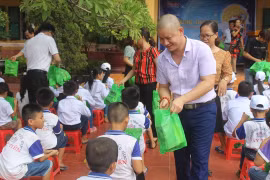 Nhà báo Nguyễn Khuê: Sức ép bình đẳng về bằng cấp đã tạo ra bất công về năng lực