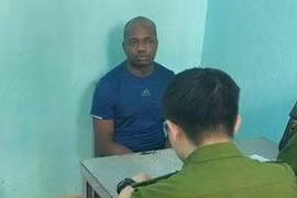 Thanh Hoá: Tìm bị hại vụ lừa đảo bằng hình thức gửi quà từ nước ngoài về