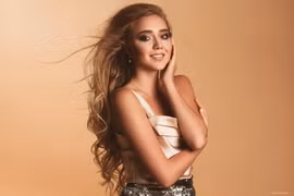 Ám ảnh vẻ đẹp dao kéo Elena Radionova - Ngôi sao trượt băng người Nga từng định cắt xương sườn