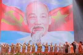 Mít tinh kỷ niệm 130 năm ngày sinh Chủ tịch Hồ Chí Minh
