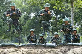 Bộ Nội vụ lý giải vì sao lương công an, quân đội chênh lệch với các ngành khác