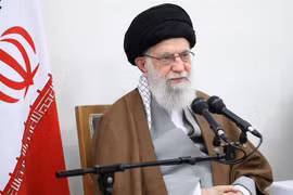 Lãnh đạo tối cao Iran đe dọa trục xuất Mỹ khỏi Iraq và Syria