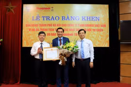 Amway Việt Nam vinh dự nhận bằng khen của UBND thành phố Hà Nội và UBND tỉnh Lạng Sơn