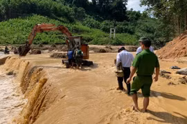 Quảng Nam: Vẫn chưa nối lại được liên lạc với xã Phước Lộc