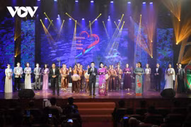 Gần 13 tỷ đồng được quyên góp trong chương trình nghệ thuật ''Thương về miền Trung''