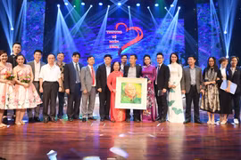 Chương trình thiện nguyện “Thương về miền Trung” do Đài Tiếng nói Việt Nam tổ chức quyên góp được gần 13 tỷ đồng