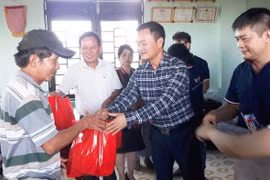 Báo Giao thông chia sẻ khó khăn cùng người dân vùng bão lũ