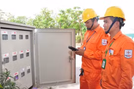 Hóa đơn điện tăng bất thường: Lỗi do công tơ điện tử?