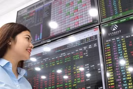 Chứng khoán ngày 18/6: Nhà đầu tư nên tạm thời đứng ngoài