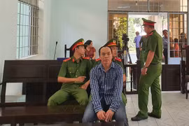 Nhân viên khách sạn dâm ô 5 bé gái lĩnh án 6 năm tù