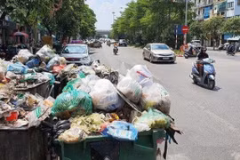Hà Nội cơ bản xử lý xong rác thải sinh hoạt ùn ứ trong nội thành