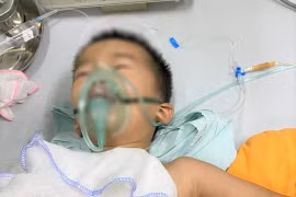 Thanh Hóa: Bé trai 4 tuổi bị trâu húc thủng phổi