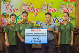 Báo Kinh tế & Đô thị trao 1 tấn gạo ủng hộ công tác phòng, chống dịch Covid-19 tại Đà Nẵng