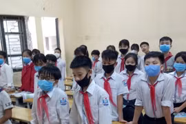 Bắt buộc thực hiện giãn cách, đeo khẩu trang tại trường học!