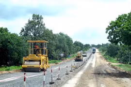 Xử lý trách nhiệm nhà thầu chậm bảo hành dự án mở rộng Quốc lộ 1