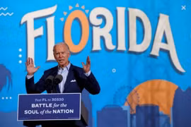 Ông Trump và Biden cạnh tranh trong ngày tranh cử cuối cùng