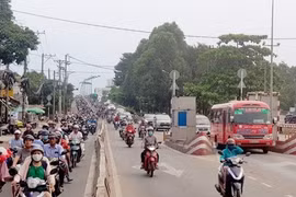 TP. HCM tháo dỡ “nút thắt” trạm thu phí cầu Bình Triệu