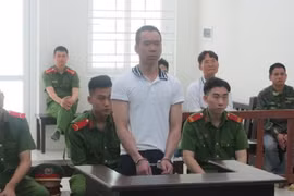 Kinh hoàng người chồng cuồng sát vợ con vì ghen tuông