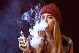 WHO: Thuốc lá điện tử nên cấm lưu hành vì gây nghiện