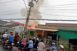 Tiền Giang: Cháy cửa hàng kinh doanh gỗ, hàng tỷ đồng thành tro
