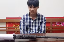 Lạng Sơn: Bắt 'nóng' kẻ bán súng mua ma túy