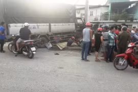 Tiền Giang: Xe tải lao lên vỉa hè khiến người phụ nữ bán trứng tử vong tại chỗ