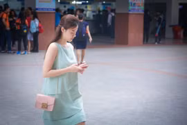 Soi phong cách thời trang giảng đường của loạt mỹ nhân Việt