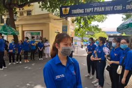 Thi tốt nghiệp THPT 2020: Đẹp sắc xanh tình nguyện!
