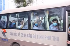 38 bác sĩ, điều dưỡng Đất Tổ lên đường vào tâm dịch Quảng Nam