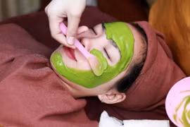 Đang lành 'bỗng' thành bệnh nhân vì đắp mặt nạ đông y mua trên mạng