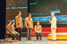 NSƯT Tiến Hợi - Người lưu giữ hình tượng Bác Hồ