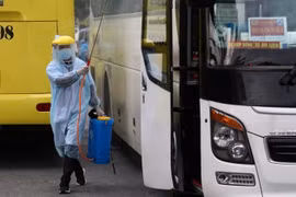Đà Nẵng: Hơn 300 người nhà bệnh nhân rời các bệnh viện đi cách ly