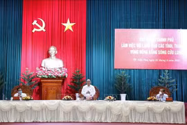Thủ tướng làm việc với lãnh đạo các tỉnh thành phố vùng ĐBSCL