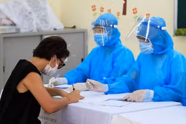 Hà Nội: Phát hiện 10 trường hợp nghi nhiễm Covid 19 sau khi test nhanh