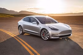 Panasonic sẽ tăng dung lượng pin xe Tesla lên 20% trong vòng 5 năm tới