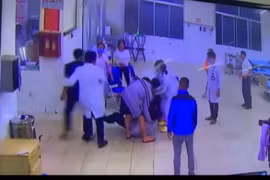 Khởi tố 2 cha con hành hung nhân viên y tế Bệnh viện Đa khoa Lâm Đồng