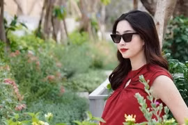 Hoa hậu Thu Thảo hạ sinh bé trai nặng 3,5kg