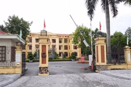 Tiết kiệm siêu thấp, xuất hiện nhà thầu "thân quen"