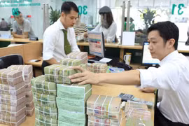 Lãi suất huy động kỳ hạn dưới 6 tháng giảm sâu