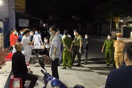 Thừa Thiên Huế: Phát hiện 4 người Trung Quốc không có hộ chiếu trên xe khách lúc nửa đêm