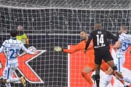 Gladbach 2-3 Inter: Inter thoát thua trên sân nhà ở Champions League 2020/21