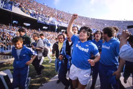 Những ký ức đưa Maradona trở thành biểu tượng ở Napoli