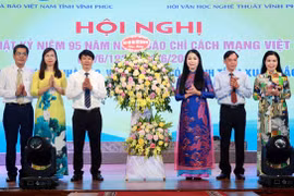 Hội Nhà báo - Hội VHNT tỉnh Vĩnh Phúc gặp mặt, tuyên dương các nhà báo, văn nghệ sỹ xuất sắc