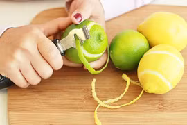 Những công dụng hữu ích từ vỏ chanh cho căn bếp của bạn