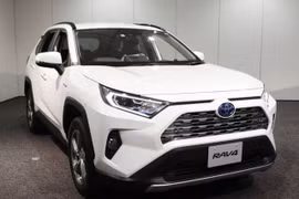 Suzuki sẽ bán xe RAV4 do Toyota sản xuất