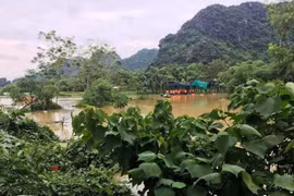 Hai học sinh tử vong khi đi qua đập tràn