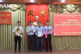 Đà Nẵng trao Giải Báo chí Búa liềm vàng thành phố năm 2020